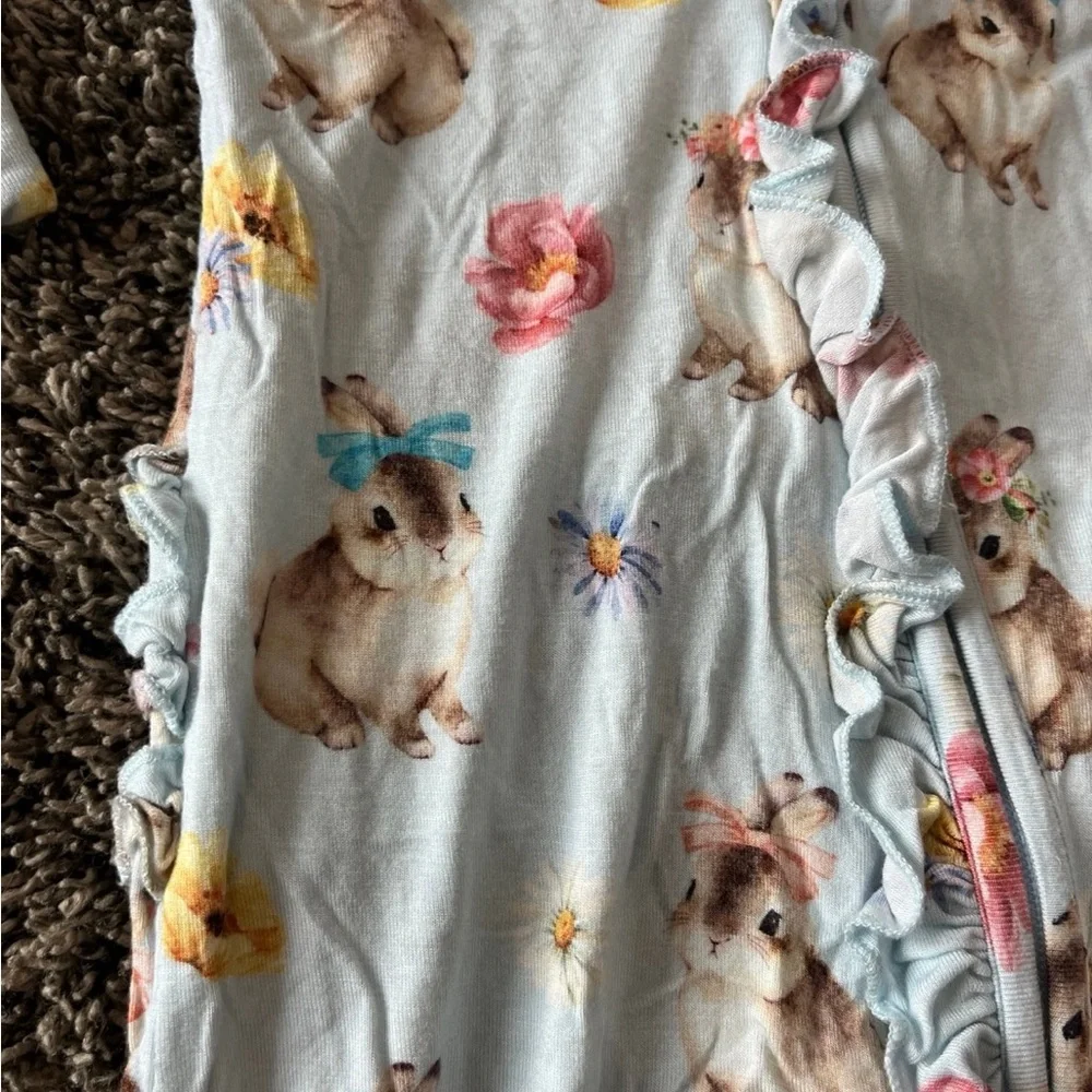 POSH PEANUT Tinsley Jane Bunny Print Ruffled Fitted Footie Pajamas Girls 0-3 MO
